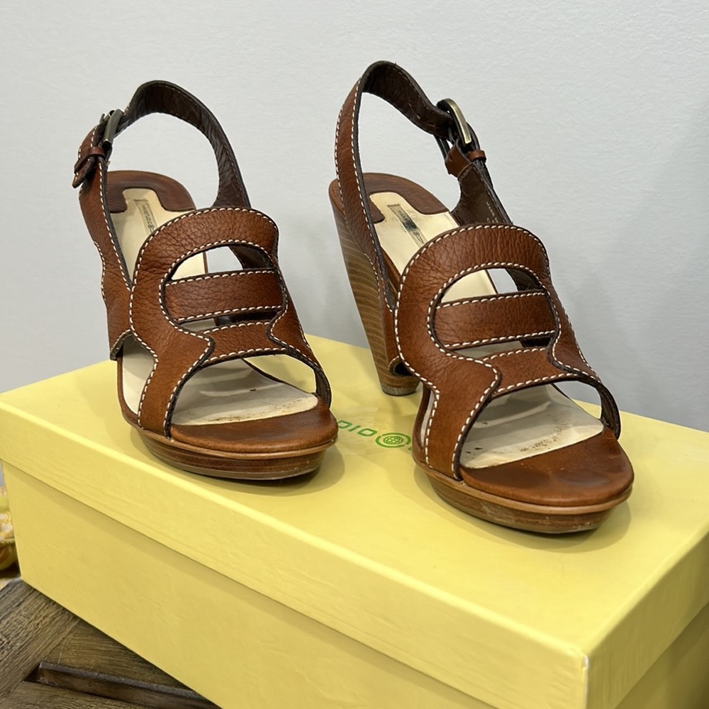 MAX STUDIO | Gia Wedged Heels